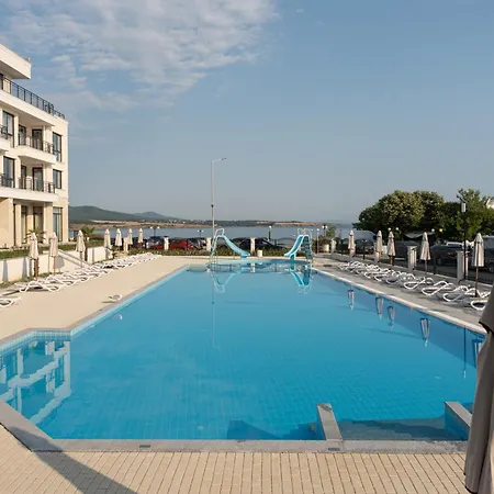 Costa Azzurra - Free Public Parking 3*