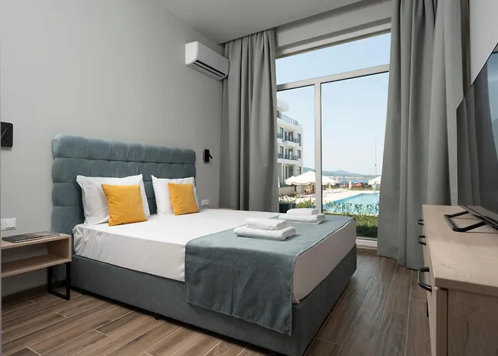Apartahotel Costa Azzurra 3*