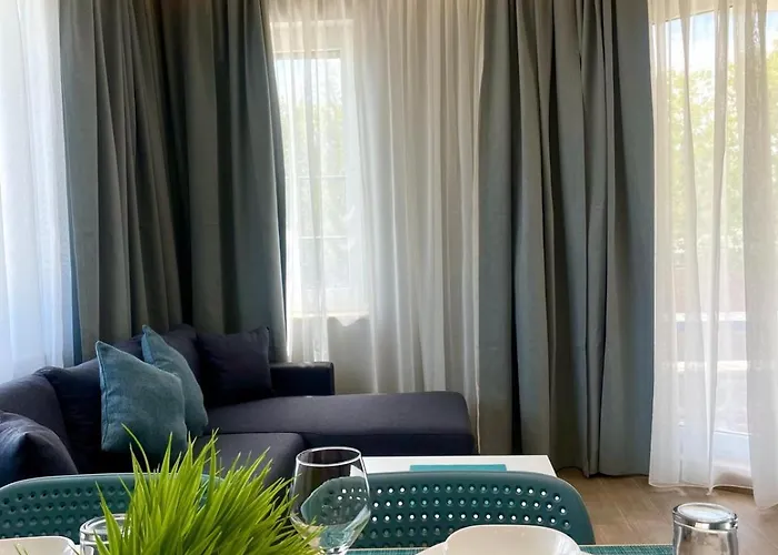 Costa Azzurra Apartahotel 3*