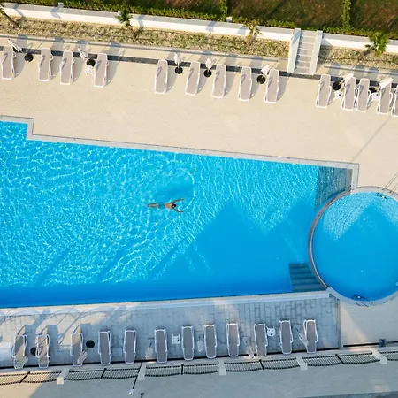 Costa Azzurra Free Parking Lägenhetshotell Achtopol