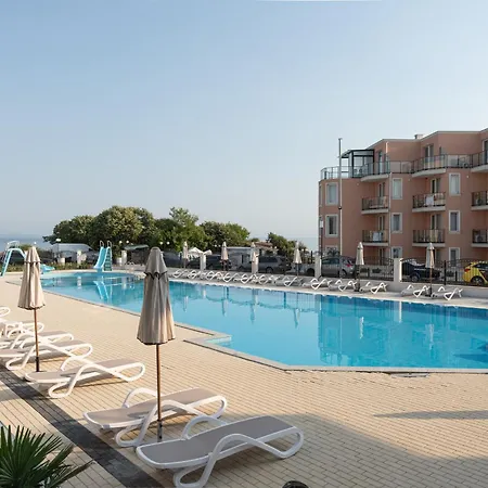 Costa Azzurra Free Parking Lägenhetshotell 3*